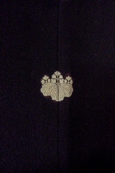 Photo3: O0805A Vintage Japanese kimono   Black MONTSUKI crests for women / Silk.    (Grade C) (3)