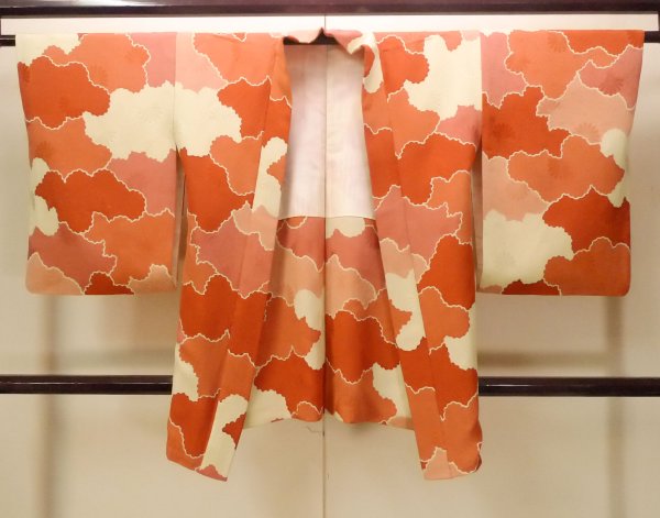 Photo1: O0805E Vintage Japanese kimono   Ivory HAORI short jacket for women / Silk. Cloud   (Grade B) (1)