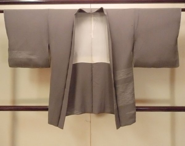 Photo1: O0805F Vintage Japanese kimono   Gray HAORI short jacket for women / Silk. Line,   (Grade B) (1)