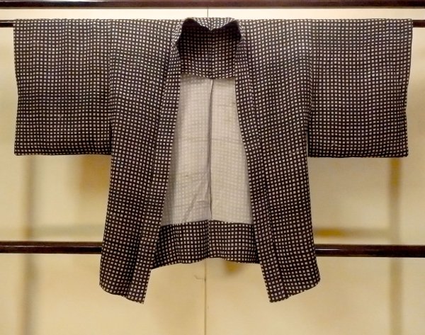 Photo1: O0805G Vintage Japanese kimono   Black HAORI short jacket for women / Silk. Plaid Checks   (Grade C) (1)