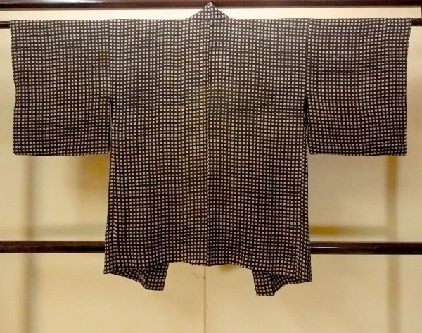 Photo2: O0805G Vintage Japanese kimono   Black HAORI short jacket for women / Silk. Plaid Checks   (Grade C) (2)
