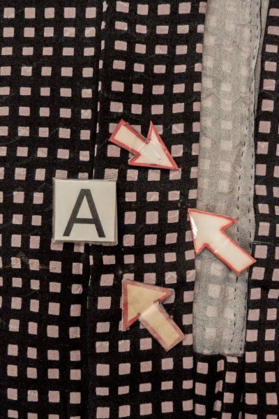 Photo14: O0805G Vintage Japanese kimono   Black HAORI short jacket for women / Silk. Plaid Checks   (Grade C) (14)