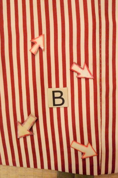 Photo15: O0805K Vintage Japanese kimono   Off White HAORI short jacket for women / Silk. Stripes   (Grade D) (15)