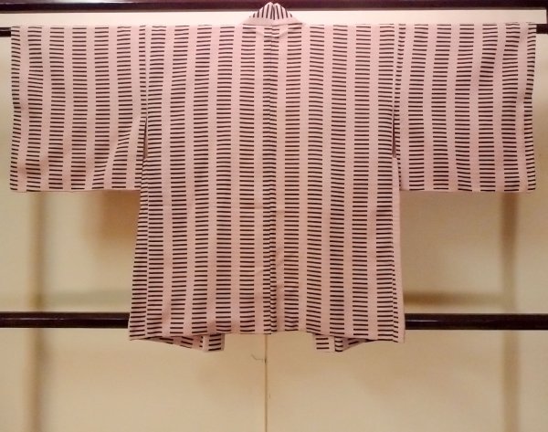 Photo2: O0805L Vintage Japanese kimono  Grayish Pink HAORI short jacket for women / Silk. Stripes   (Grade C) (2)