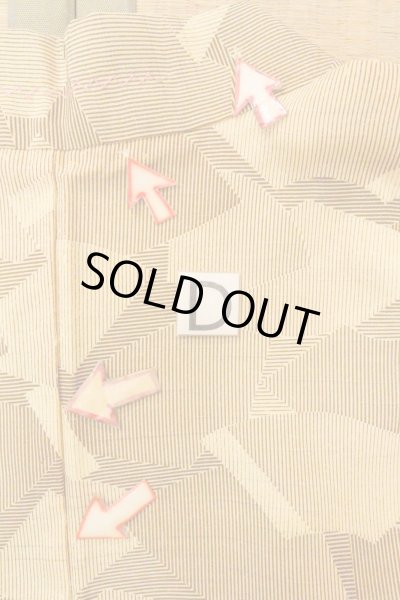 Photo17: O0805Q Vintage Japanese kimono   Beige HAORI short jacket for women / Silk. Folding fan, There is repair part.  (Grade C) (17)