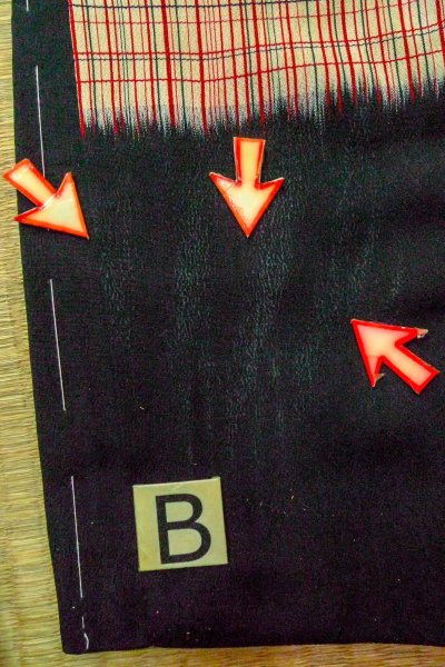 Photo15: O0805T Vintage Japanese kimono   Black HAORI short jacket for women / Silk. Plaid Checks   (Grade C) (15)