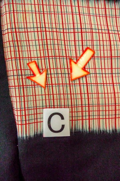 Photo16: O0805T Vintage Japanese kimono   Black HAORI short jacket for women / Silk. Plaid Checks   (Grade C) (16)