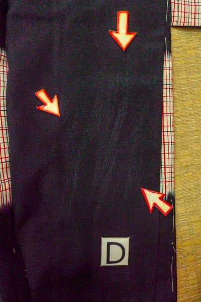 Photo17: O0805T Vintage Japanese kimono   Black HAORI short jacket for women / Silk. Plaid Checks   (Grade C) (17)