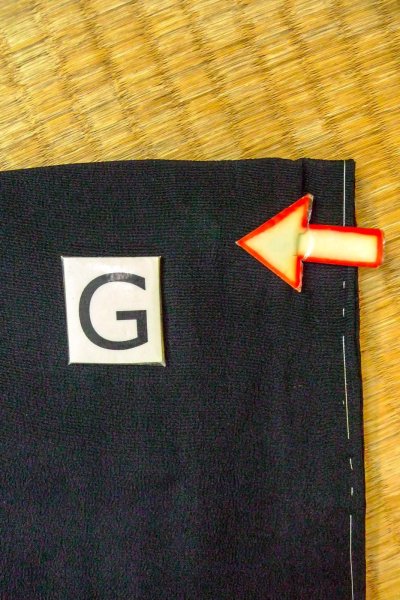 Photo20: O0805T Vintage Japanese kimono   Black HAORI short jacket for women / Silk. Plaid Checks   (Grade C) (20)