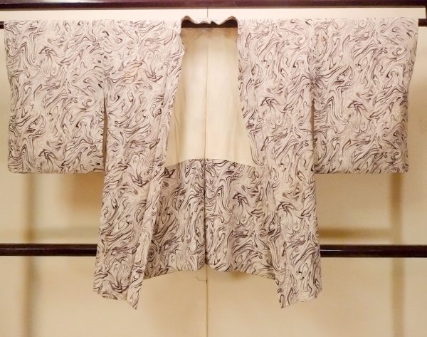 Photo1: O0805X Vintage Japanese kimono   White HAORI short jacket for women / Silk. Wood grain pattern   (Grade C) (1)
