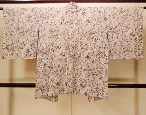 Photo2: O0805X Vintage Japanese kimono   White HAORI short jacket for women / Silk. Wood grain pattern   (Grade C) (2)