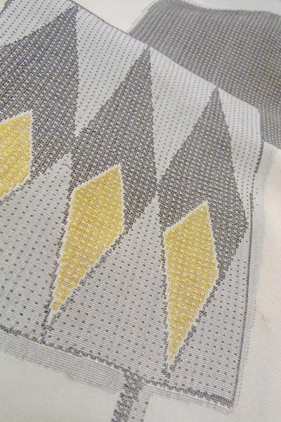 Photo8: O0805Y Vintage Japanese kimono   Gray HAORI short jacket for women / Silk. Geometrical pattern   (Grade C) (8)