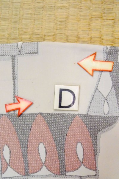 Photo17: O0805Y Vintage Japanese kimono   Gray HAORI short jacket for women / Silk. Geometrical pattern   (Grade C) (17)