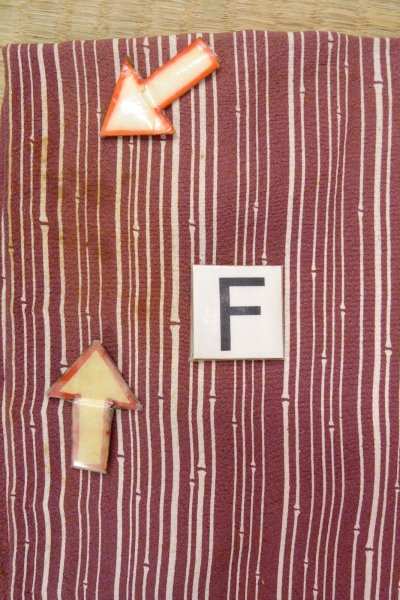 Photo19: O0805Z Vintage Japanese kimono  Dark Dark Red HAORI short jacket for women / Silk. Bamboo    There are stains.  (Grade B) (19)