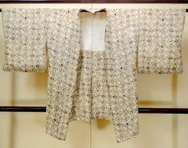 Photo1: O0806D Vintage Japanese kimono  Light Ivory HAORI short jacket for women / Silk. Flower,   (Grade C) (1)