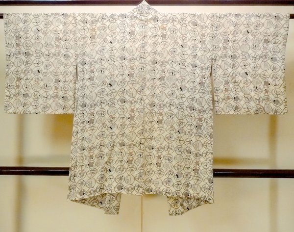 Photo2: O0806D Vintage Japanese kimono  Light Ivory HAORI short jacket for women / Silk. Flower,   (Grade C) (2)