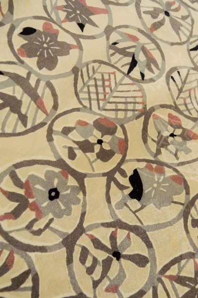 Photo8: O0806D Vintage Japanese kimono  Light Ivory HAORI short jacket for women / Silk. Flower,   (Grade C) (8)