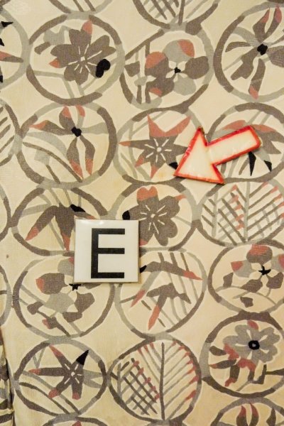 Photo18: O0806D Vintage Japanese kimono  Light Ivory HAORI short jacket for women / Silk. Flower,   (Grade C) (18)