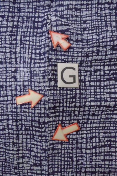 Photo20: O0826A Vintage Japanese kimono   Indigo Blue YUKATA summer(made in Japan) for men / Linen. Abstract pattern Stains/Soils all over. Discolored all over.  (Grade D) (20)