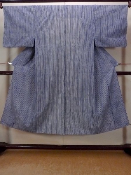 Photo1: O0826B Vintage Japanese kimono   Indigo Blue YUKATA summer(made in Japan) for men / Cotton. Stripes   (Grade C) (1)