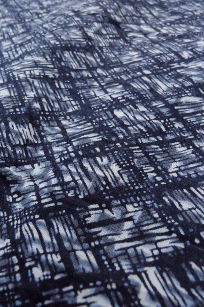 Photo8: O0826D Vintage Japanese kimono   Indigo Blue YUKATA summer(made in Japan) for men / Linen. Abstract pattern More damages.  (Grade D) (8)