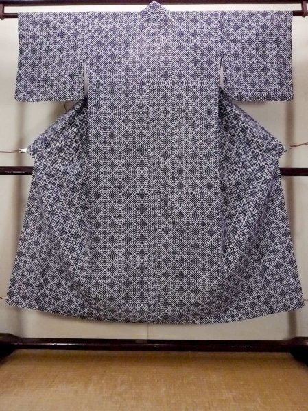 Photo1: O0826F Vintage Japanese kimono   Indigo Blue YUKATA summer(made in Japan) for women / Cotton. Geometrical pattern   (Grade B) (1)