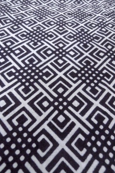 Photo10: O0826F Vintage Japanese kimono   Indigo Blue YUKATA summer(made in Japan) for women / Cotton. Geometrical pattern   (Grade B) (10)
