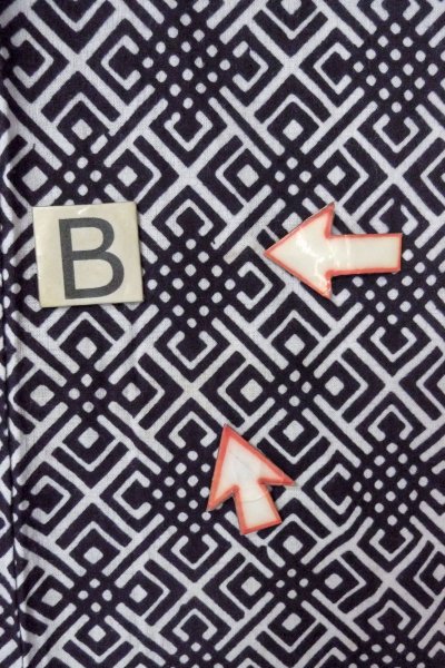 Photo15: O0826F Vintage Japanese kimono   Indigo Blue YUKATA summer(made in Japan) for women / Cotton. Geometrical pattern   (Grade B) (15)