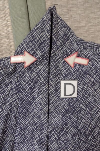 Photo17: O0826G Vintage Japanese kimono   Indigo Blue YUKATA summer(made in Japan) for women / Cotton. Plaid Checks,   (Grade D) (17)