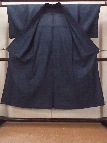 Photo2: O0826I Vintage Japanese kimono  Dark Indigo Blue YUKATA summer(made in Japan) for women / Cotton. Line   (Grade D) (2)