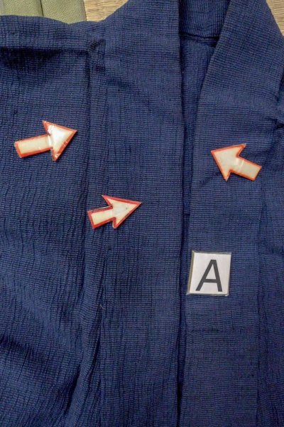 Photo14: O0826I Vintage Japanese kimono  Dark Indigo Blue YUKATA summer(made in Japan) for women / Cotton. Line   (Grade D) (14)