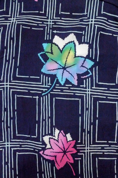 Photo3: O0826J Vintage Japanese kimono  Dark Indigo Blue Pour Dyed Yukata for women / Cotton. MOMIJI maple leaf,   (Grade C) (3)