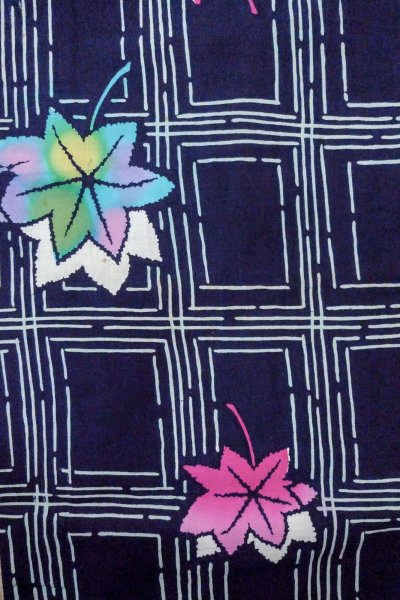 Photo4: O0826J Vintage Japanese kimono  Dark Indigo Blue Pour Dyed Yukata for women / Cotton. MOMIJI maple leaf,   (Grade C) (4)
