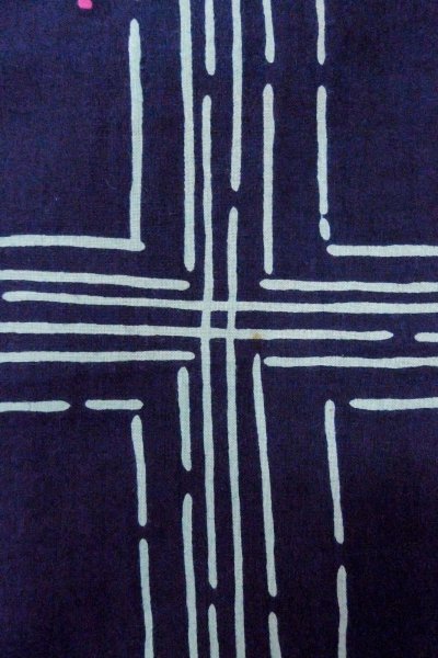 Photo7: O0826J Vintage Japanese kimono  Dark Indigo Blue Pour Dyed Yukata for women / Cotton. MOMIJI maple leaf,   (Grade C) (7)