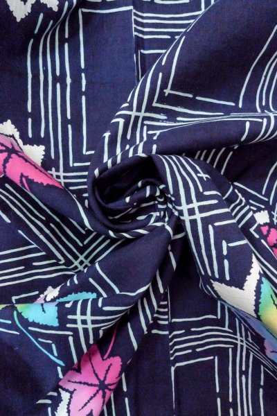 Photo12: O0826J Vintage Japanese kimono  Dark Indigo Blue Pour Dyed Yukata for women / Cotton. MOMIJI maple leaf,   (Grade C) (12)
