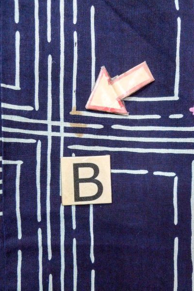 Photo15: O0826J Vintage Japanese kimono  Dark Indigo Blue Pour Dyed Yukata for women / Cotton. MOMIJI maple leaf,   (Grade C) (15)