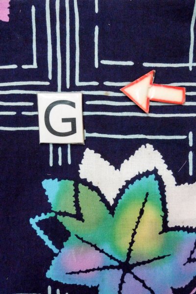 Photo20: O0826J Vintage Japanese kimono  Dark Indigo Blue Pour Dyed Yukata for women / Cotton. MOMIJI maple leaf,   (Grade C) (20)