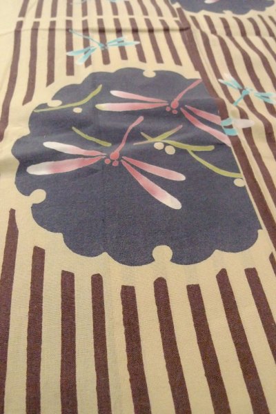 Photo10: O0826K Used Japanese kimono   Beige Pour Dyed Yukata for women / Cotton. Stripes, Dragonfly pattern  (Grade B) (10)
