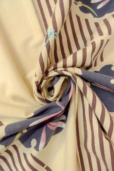 Photo11: O0826K Used Japanese kimono   Beige Pour Dyed Yukata for women / Cotton. Stripes, Dragonfly pattern  (Grade B) (11)
