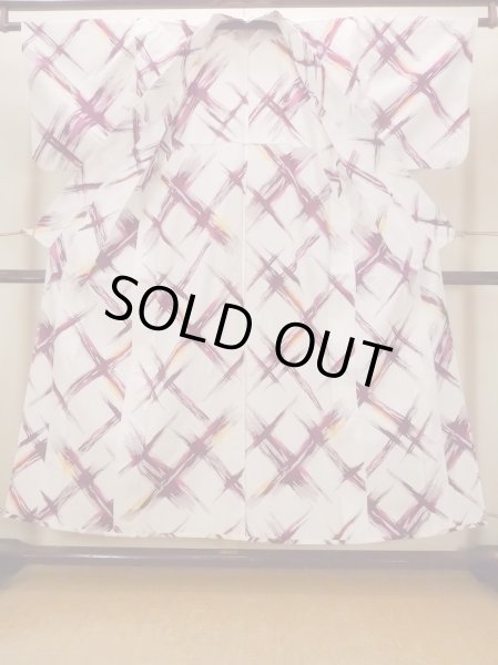 Photo2: O0826M Vintage Japanese kimono   White Pour Dyed Yukata for women / Cotton. Geometrical pattern   (Grade C) (2)