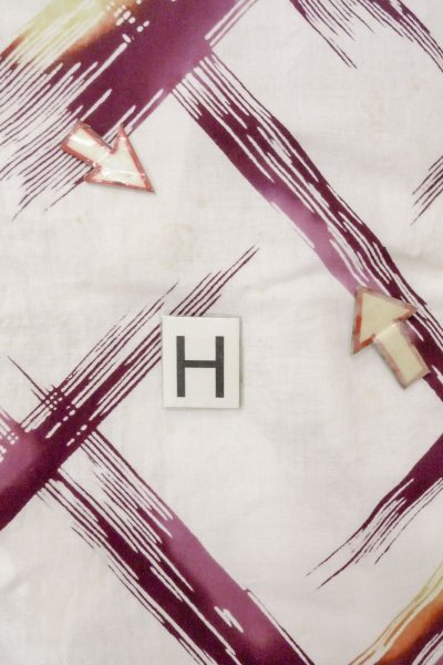 Photo21: O0826M Vintage Japanese kimono   White Pour Dyed Yukata for women / Cotton. Geometrical pattern   (Grade C) (21)