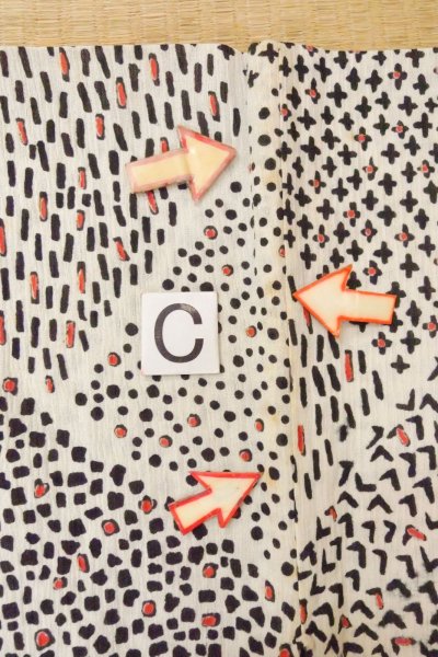 Photo16: O0826N Vintage Japanese kimono   Off White OJIYACHIJIMI for women / Linen. Flower,   (Grade C) (16)