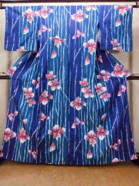 Photo1: O0826O Vintage Japanese kimono   Blue YUKATA summer(made in Other than Japan) for women / Cotton. Iris,   (Grade B) (1)