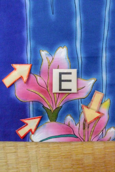 Photo18: O0826O Vintage Japanese kimono   Blue YUKATA summer(made in Other than Japan) for women / Cotton. Iris,   (Grade B) (18)