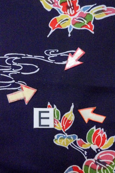 Photo18: O0826W Vintage Japanese kimono  Dark Indigo Blue KOMON dyed for women / Silk. Flower,   (Grade B) (18)