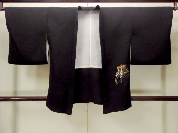 Photo1: O0902A Vintage Japanese kimono   Black HAORI short jacket for women / Silk. Court carriage,   (Grade B) (1)
