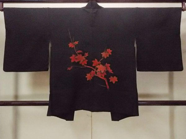 Photo2: O0902B Vintage Japanese kimono   Black HAORI short jacket for women / Silk. MOMIJI maple leaf   (Grade B) (2)