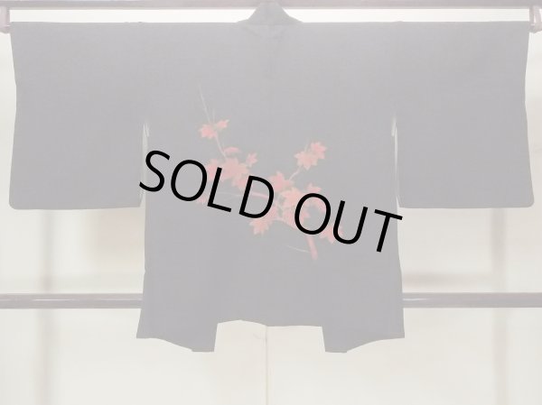 Photo2: O0902B Vintage Japanese kimono   Black HAORI short jacket for women / Silk. MOMIJI maple leaf   (Grade B) (2)