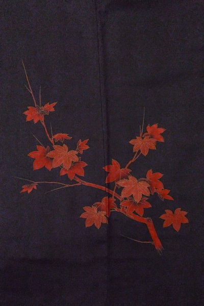Photo3: O0902B Vintage Japanese kimono   Black HAORI short jacket for women / Silk. MOMIJI maple leaf   (Grade B) (3)