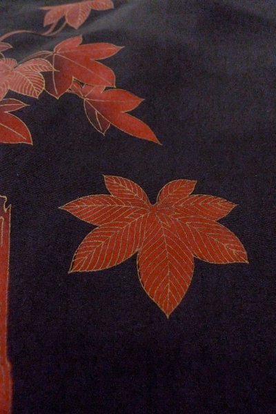 Photo9: O0902B Vintage Japanese kimono   Black HAORI short jacket for women / Silk. MOMIJI maple leaf   (Grade B) (9)